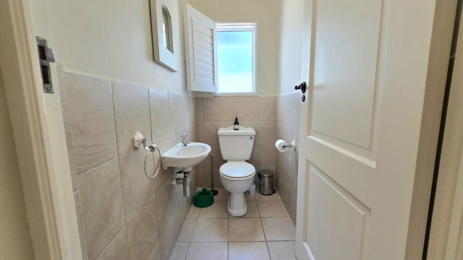 6 Bedroom Property for Sale in Franskraal Western Cape